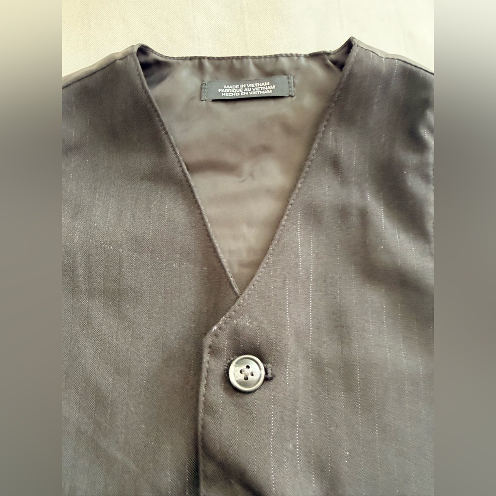 Van Heusen Baby Boys 4-pc. Suit Set in black/burgundy size 24M… NWOT - Picture 5 of 15